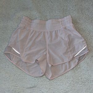 Lululemon Hotty Hot Shorts - High rise, 2.5 inch inseam